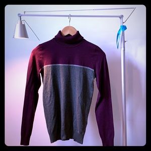 Geometric Purple and Gray chic turtleneck